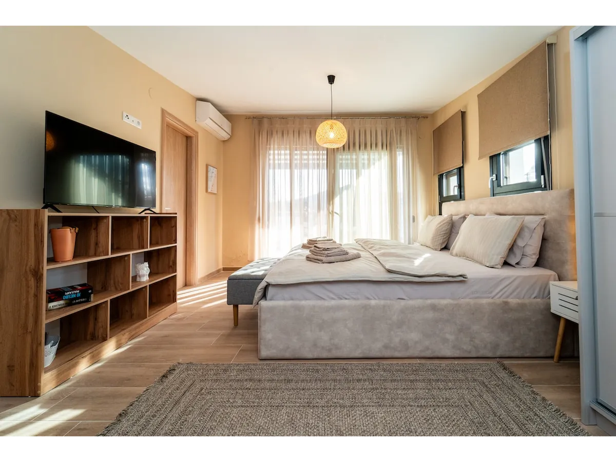 Aegean Grace 2 bedrooms villa in Nea Iraklitsa! – Hotel in Eleftheres, Kavala
