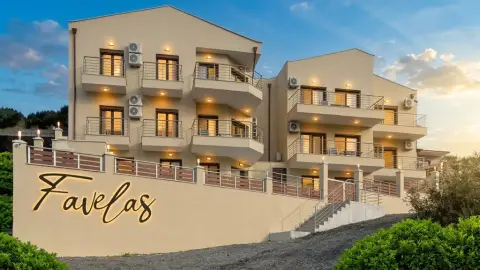 Favelas Luxury Apartments – Hotel in Amigdaleonas, Kavala
