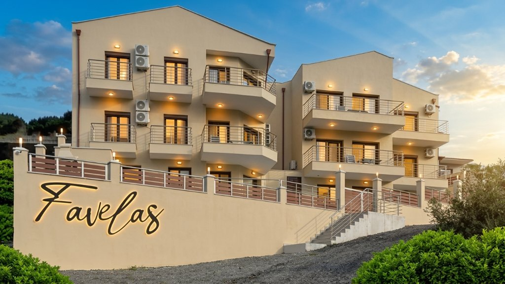 Favelas Luxury Apartments – Hotel in Amigdaleonas, Kavala